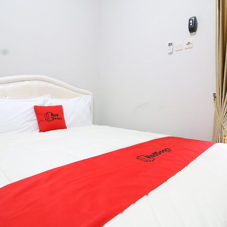 Reddoorz Plus Near Stie Ykpn Maguwo Εξωτερικό φωτογραφία