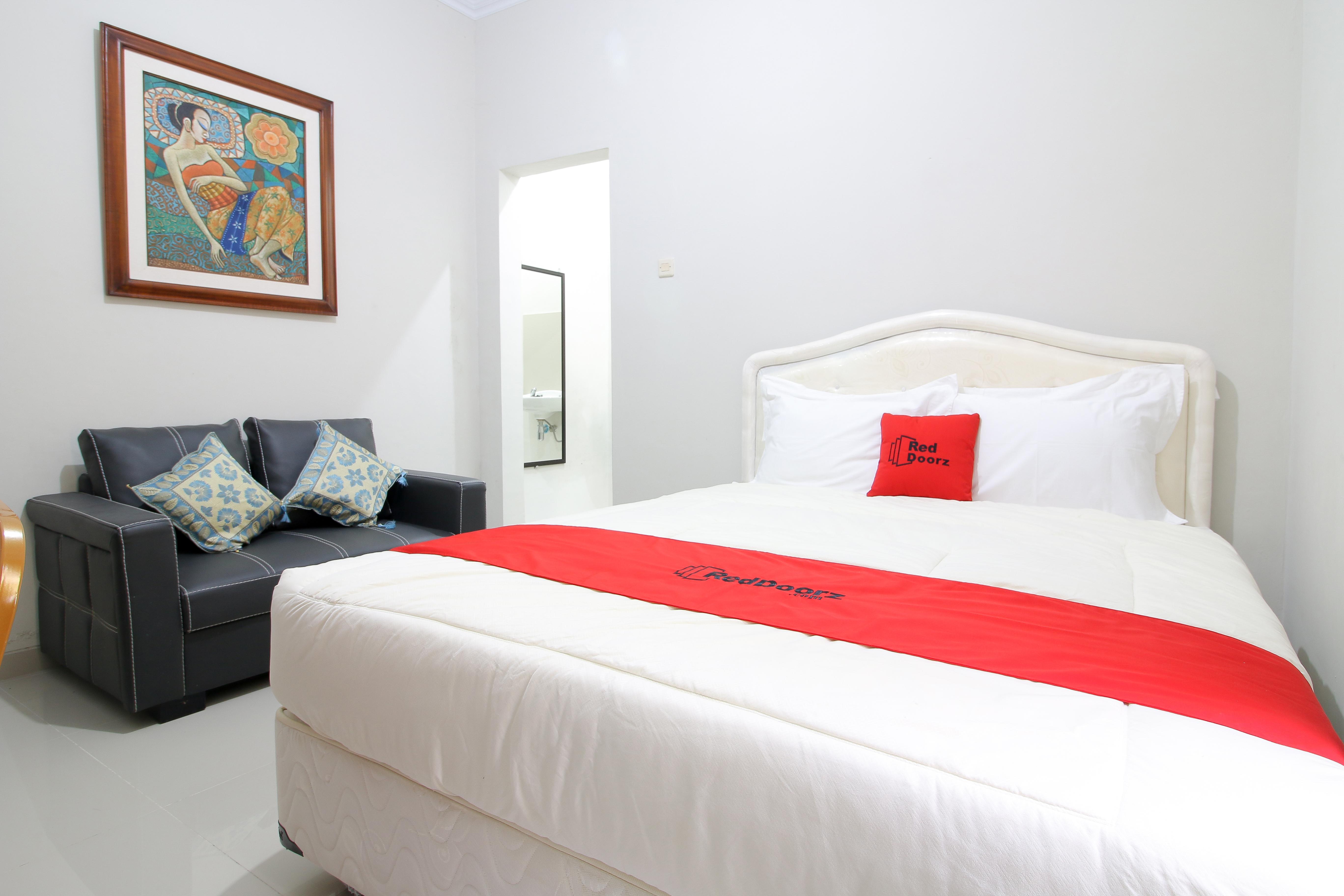 Reddoorz Plus Near Stie Ykpn Maguwo Εξωτερικό φωτογραφία