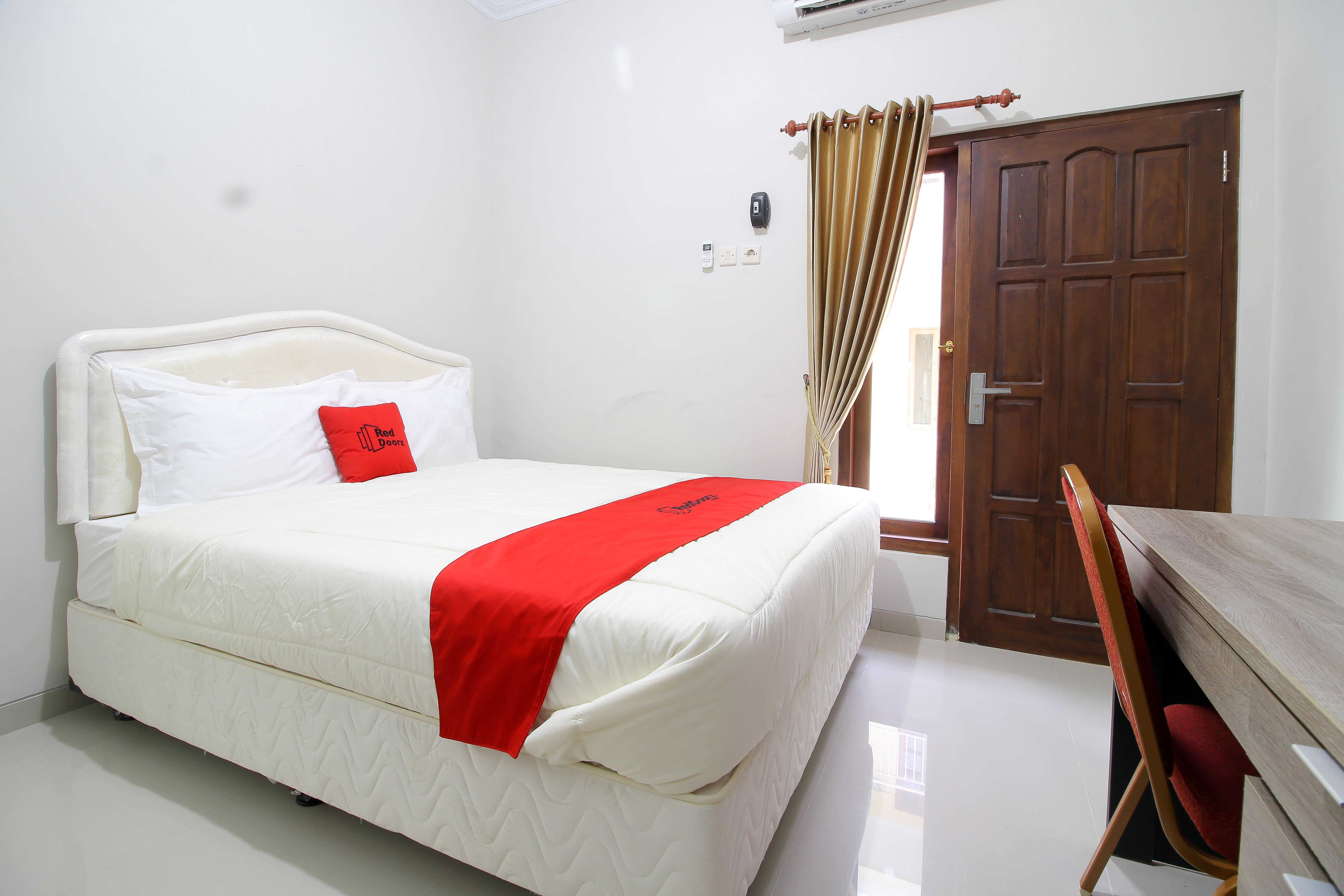Reddoorz Plus Near Stie Ykpn Maguwo Εξωτερικό φωτογραφία