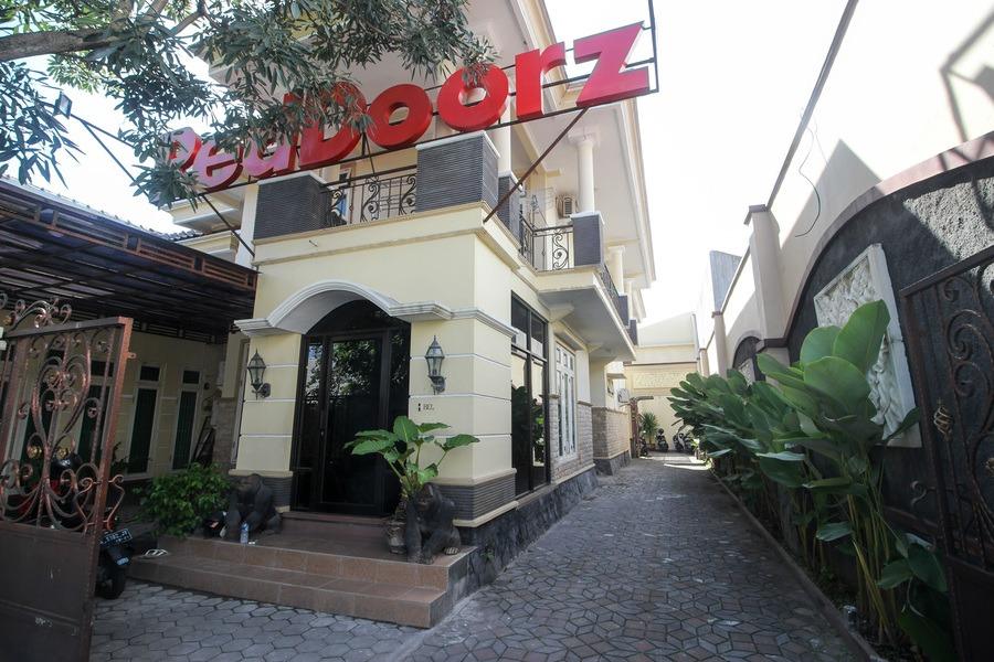 Reddoorz Plus Near Stie Ykpn Maguwo Εξωτερικό φωτογραφία