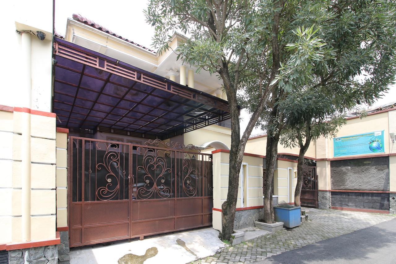 Reddoorz Plus Near Stie Ykpn Maguwo Εξωτερικό φωτογραφία