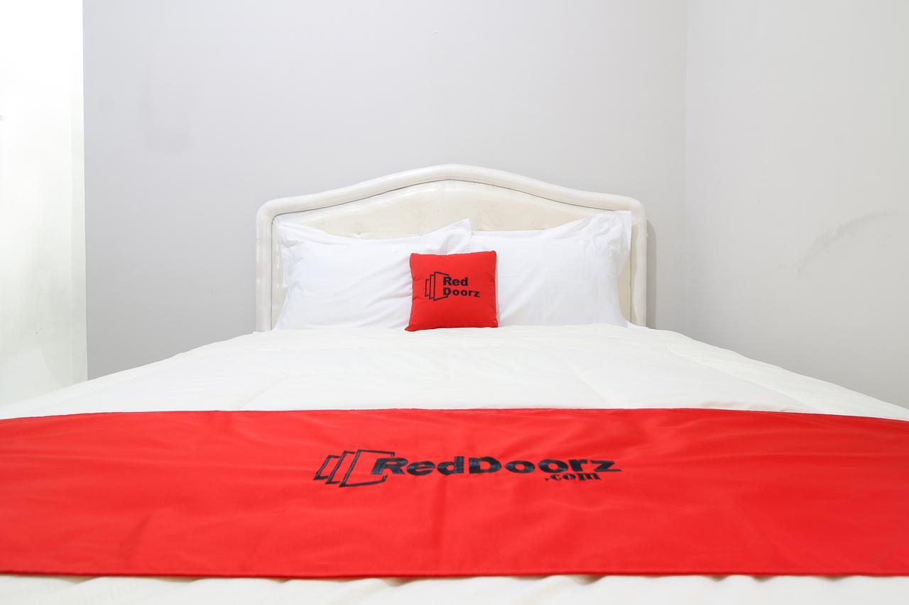 Reddoorz Plus Near Stie Ykpn Maguwo Εξωτερικό φωτογραφία