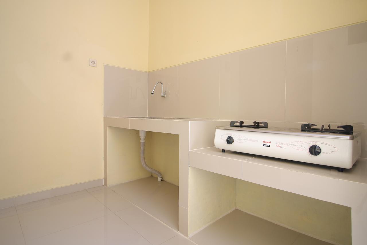 Reddoorz Plus Near Stie Ykpn Maguwo Εξωτερικό φωτογραφία