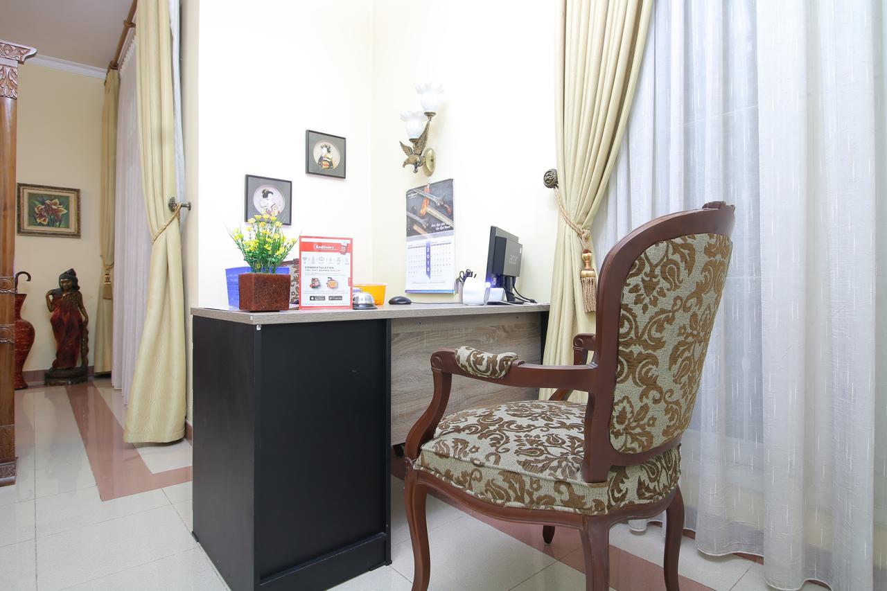 Reddoorz Plus Near Stie Ykpn Maguwo Εξωτερικό φωτογραφία