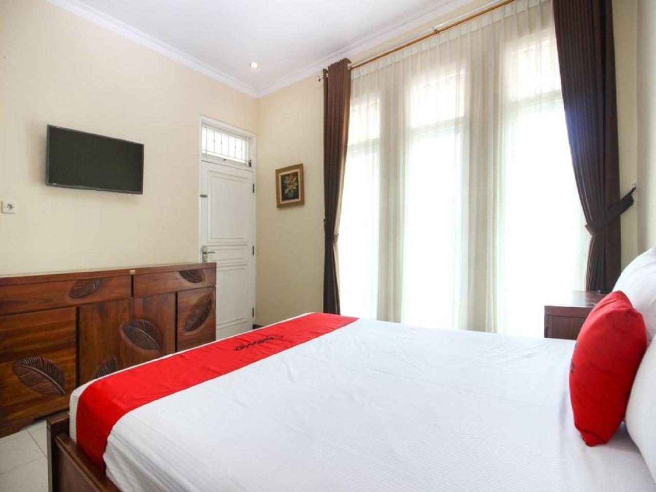 Reddoorz Plus Near Stie Ykpn Maguwo Εξωτερικό φωτογραφία