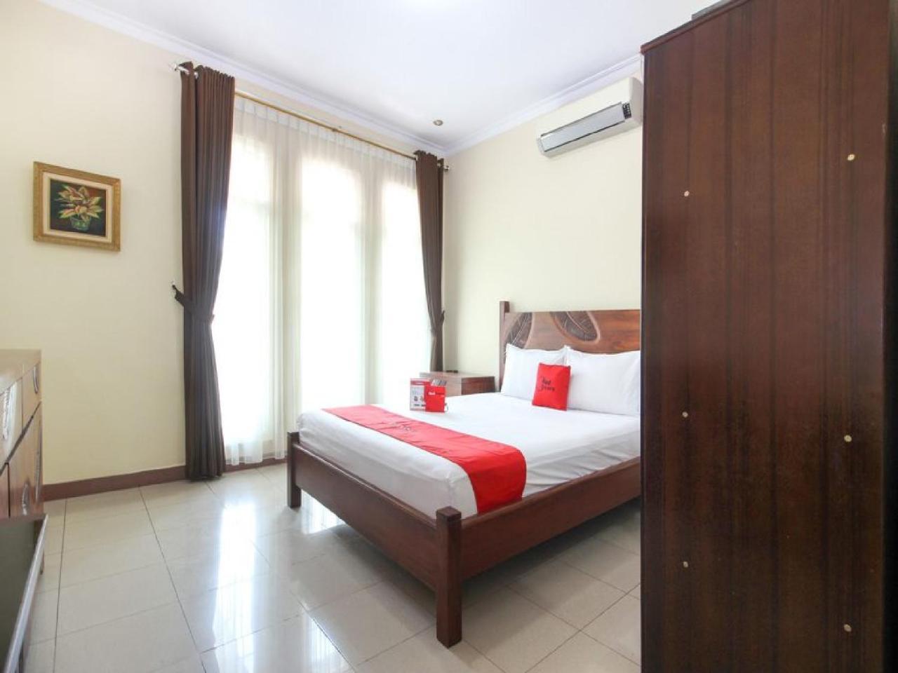 Reddoorz Plus Near Stie Ykpn Maguwo Εξωτερικό φωτογραφία