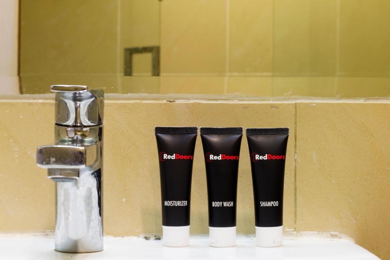 Reddoorz Plus Near Stie Ykpn Maguwo Δωμάτιο φωτογραφία