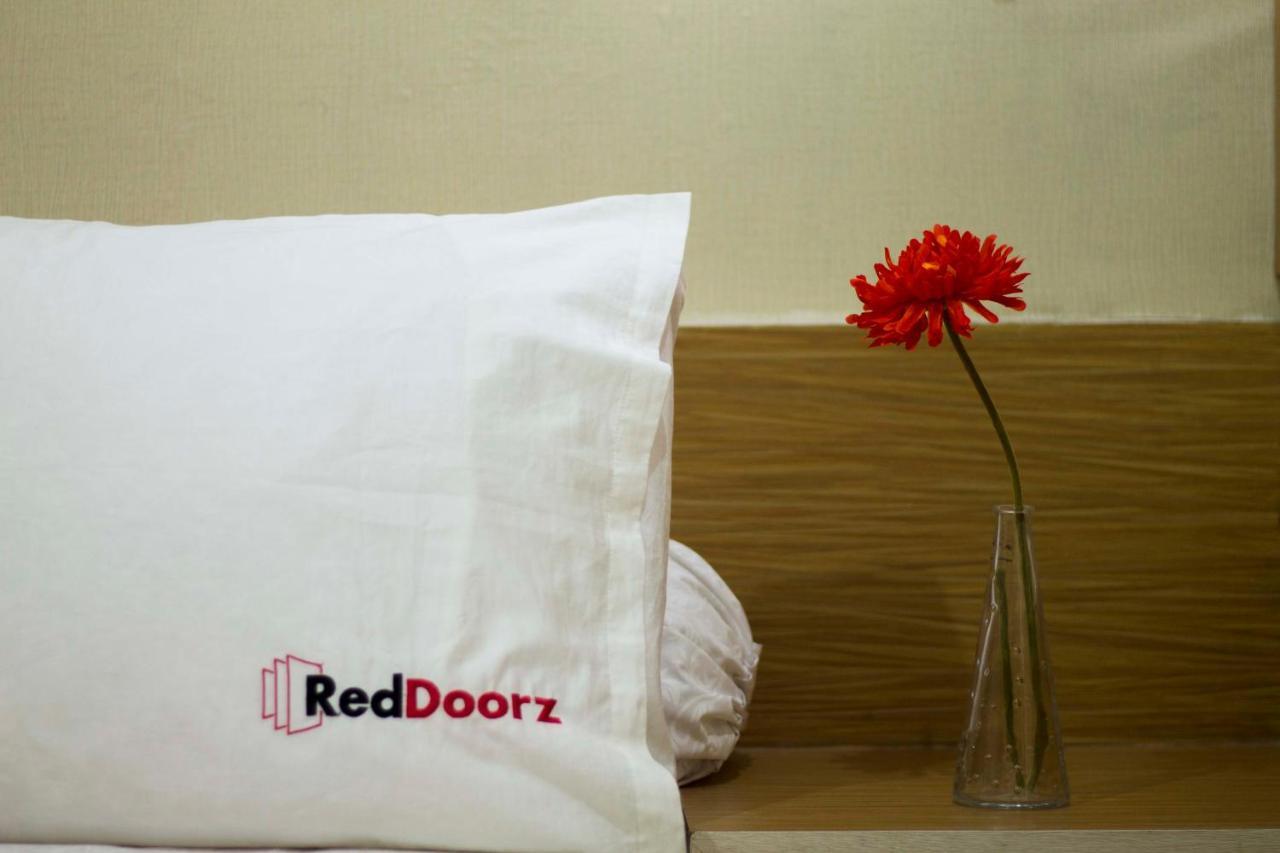 Reddoorz Plus Near Stie Ykpn Maguwo Δωμάτιο φωτογραφία