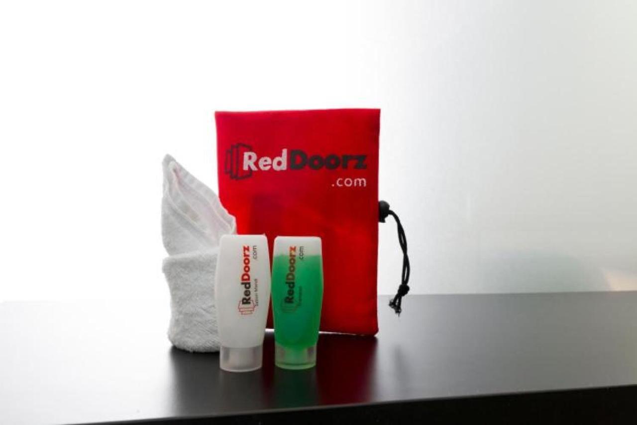 Reddoorz Plus Near Stie Ykpn Maguwo Εξωτερικό φωτογραφία