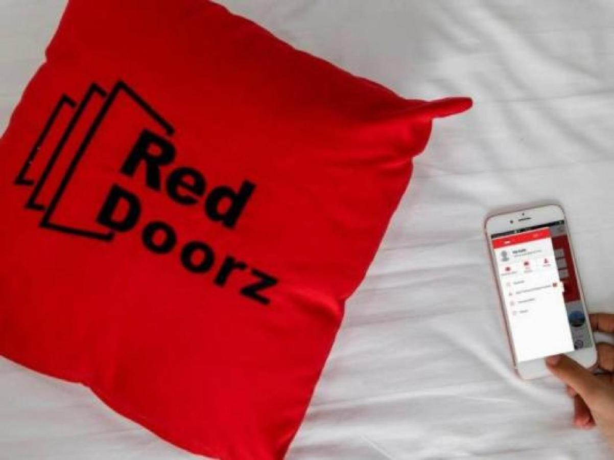 Reddoorz Plus Near Stie Ykpn Maguwo Εξωτερικό φωτογραφία